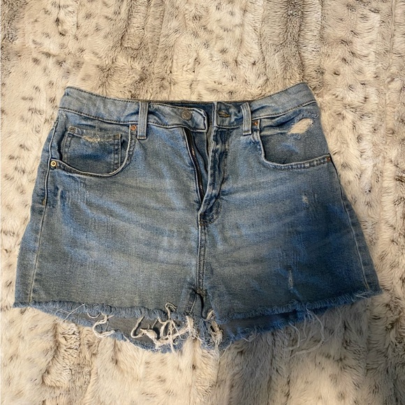 Distressed jean shorts - Picture 1 of 3